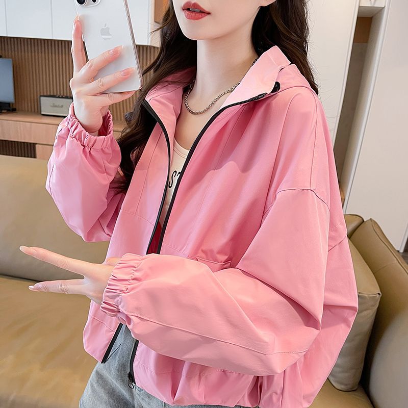 Italy Fashion Street - เสื้อแจ็คเก็ตผู้หญิงแบบมีฮู้ด สไตล์แฟชั่น รุ่นสั้น ปี 2026 สีชมพู