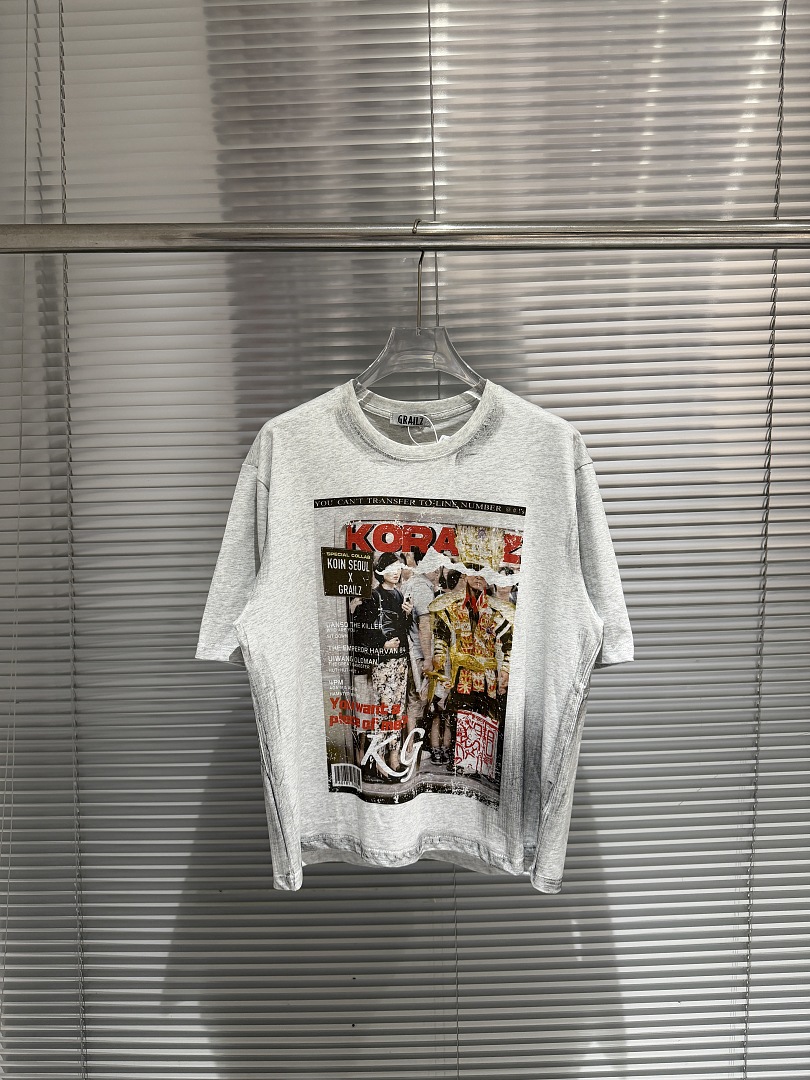 Street Fashion Magazines - เสื้อยืดพิมพ์ลายวินเทจสไตล์สตรีทแวร์ แขนสั้นทรงโอเวอร์ไซส์ ลุคย้อนยุคแบบทำสีซีดขาดๆ ลายโปสเตอร์นิตยสารแฟชั่นฤดูร้อนปี 2026