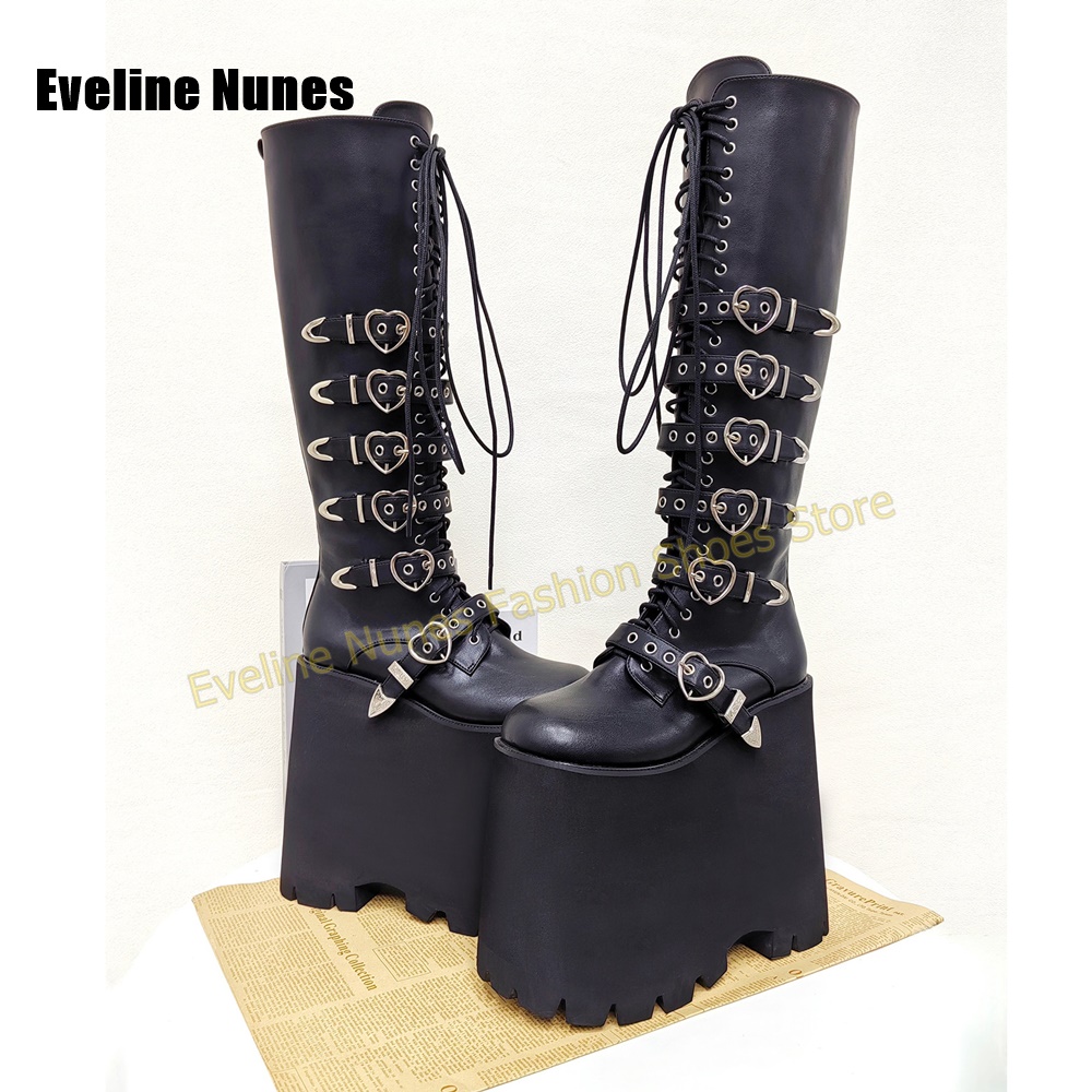 Street Fashion Punk - รองเท้าบูทแพลตฟอร์มสูงสไตล์โกธิคโลลิต้า Y2K สีดำด้าน หัวเข็มขัดโลหะรูปหัวใจ พื้นหนา สไตล์พังก์