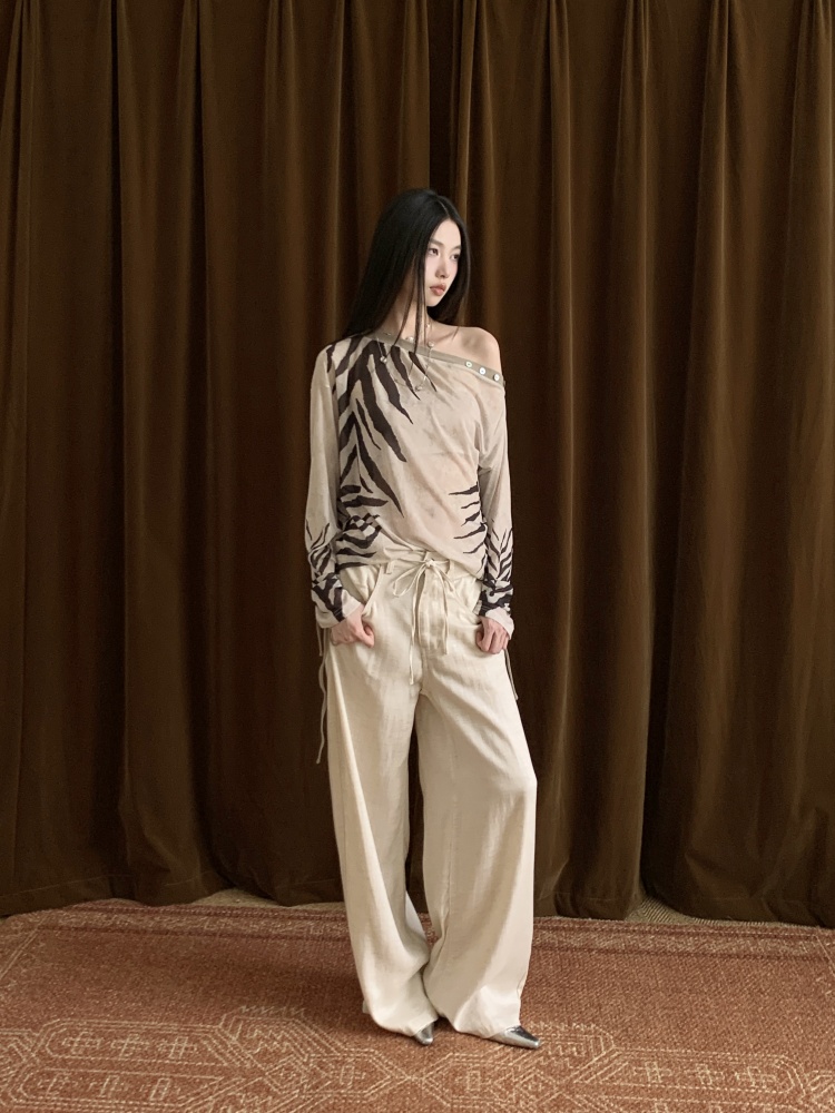เสื้อเชียร์อาร์ต ลายม้าลาย แบบ - Street Fashion Fall 2025 บทวิจารณ์และราคา