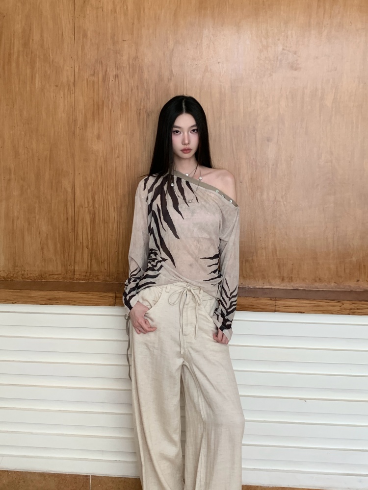 เสื้อเชียร์อาร์ต ลายม้าลาย แบบ - Street Fashion Fall 2025 บทวิจารณ์และราคา